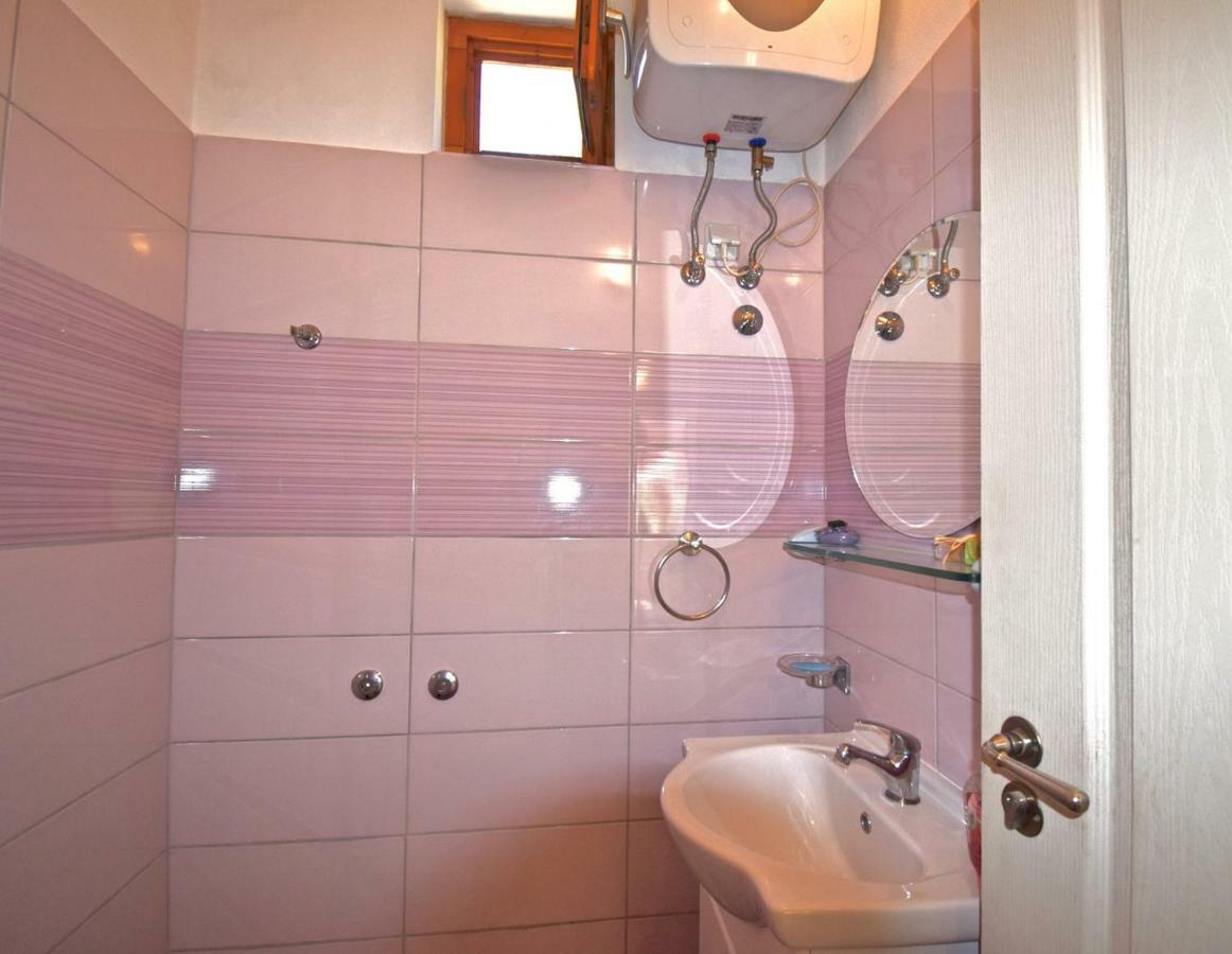 Relaxing Holiday House With Terrace Sea View Медулин Екстериор снимка