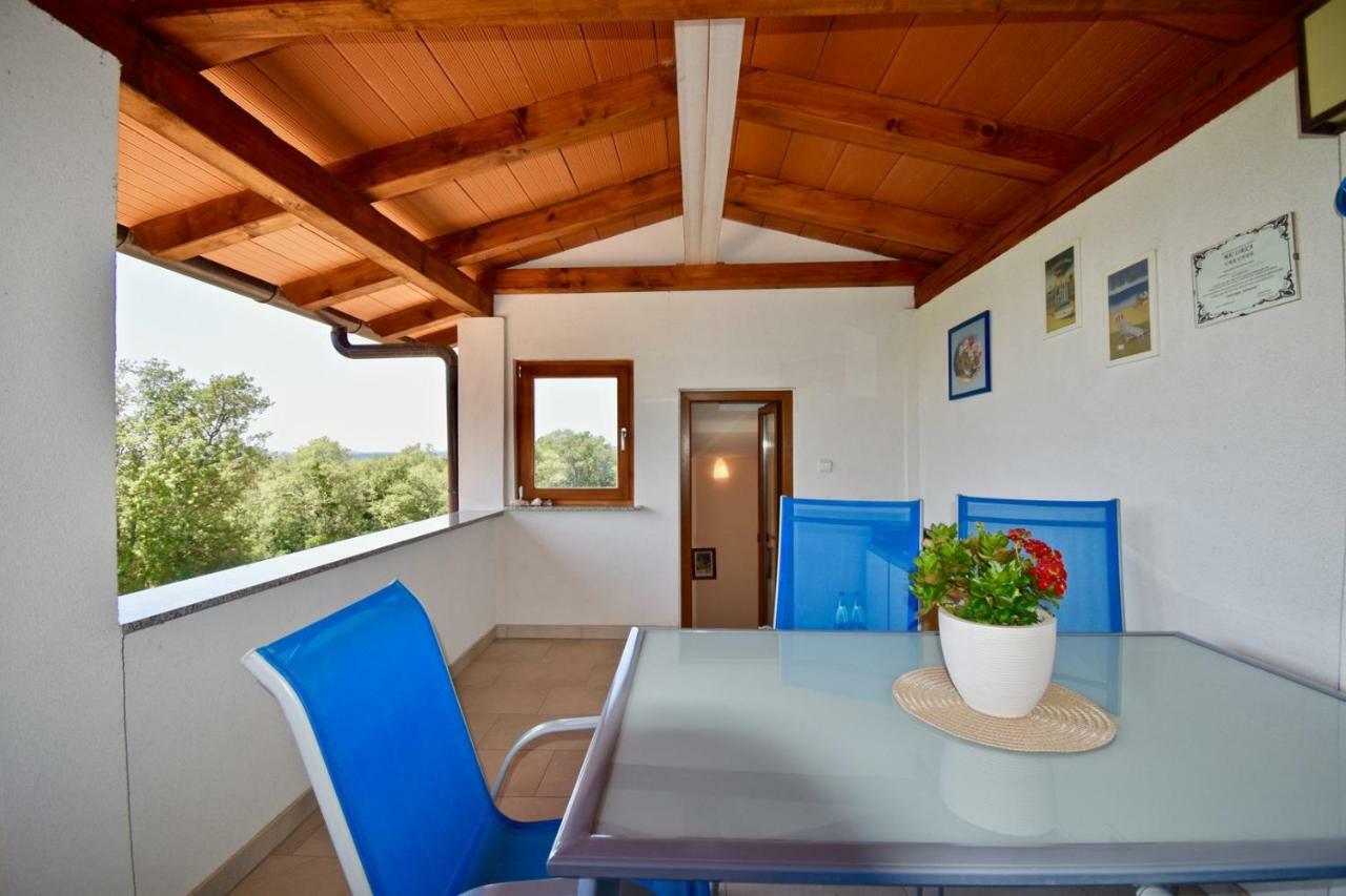 Relaxing Holiday House With Terrace Sea View Медулин Екстериор снимка